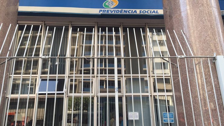 INSS: mais de 1 milhão de pessoas contestam descontos no 2º dia