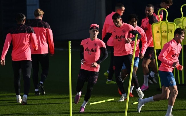 Jogadores do Manchester City durante treinamento da equipe - Foto: Paul Ellis/AFP via Getty Images