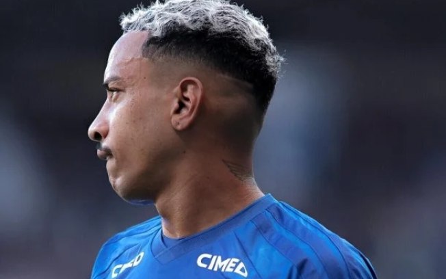 Matheus Pereira se incomoda com entrevista no Mineirão