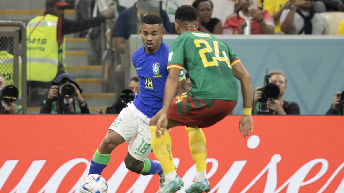 Em jogo sem brilho, Brasil perdeu para Camarões por 1 a 0