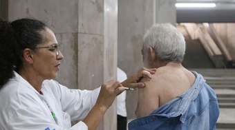 Ministério da Saúde incinera 6,4 milhões de vacinas da covid-19