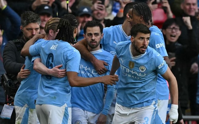 Bernardo Silva coloca City na final da FA CUP