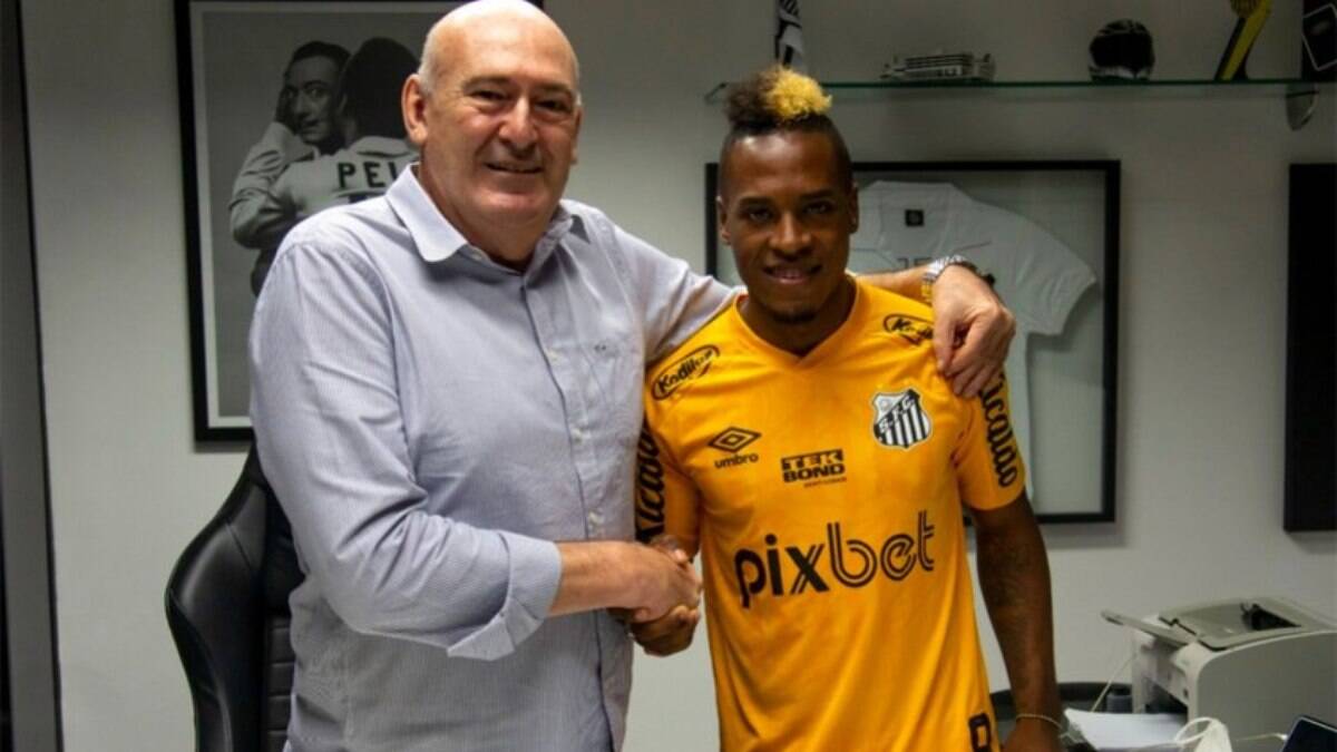 Santos anuncia a contratação do atacante Bryan Angulo - Diário do