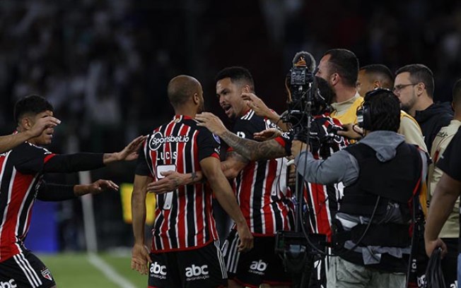 Luciano confirma fama de decisivo e mantém São Paulo vivo na Sula