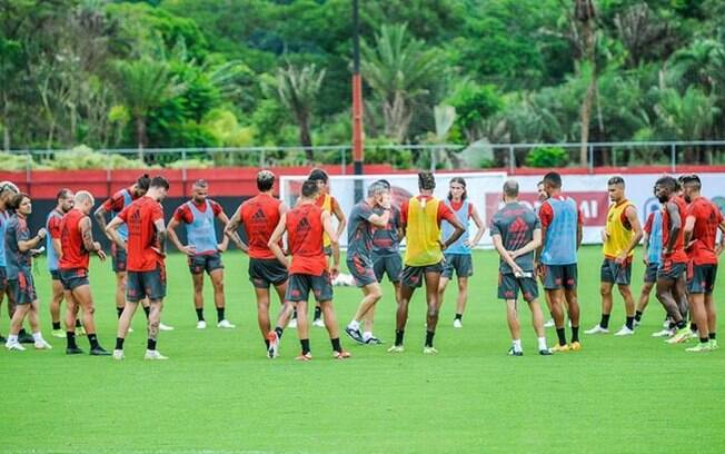 'Sextou' no Flamengo: treino da tarde é cancelado e trocado por churrasco no Ninho do Urubu