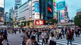 Tóquio prepara app de namoro para aumentar natalidade