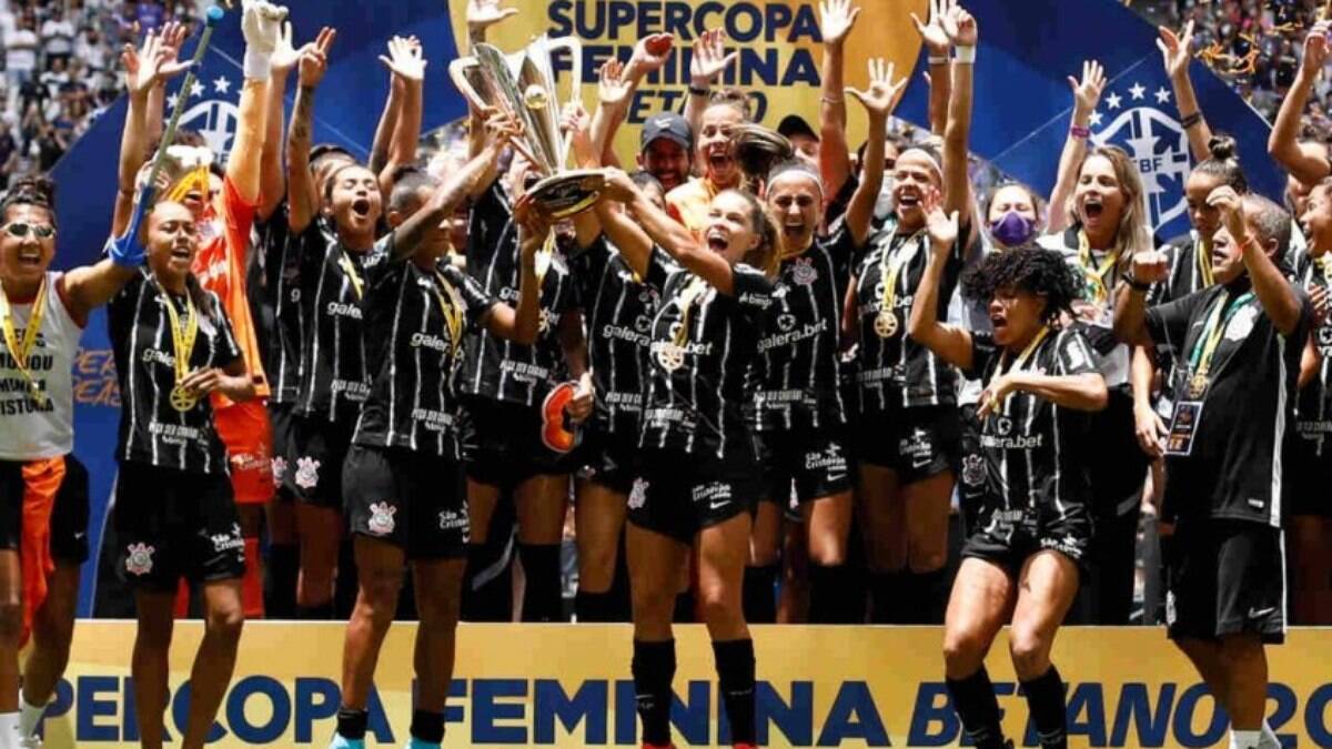 Domínio? Corinthians tem seis representantes na Seleção da Torcida da Supercopa do Brasil feminina
