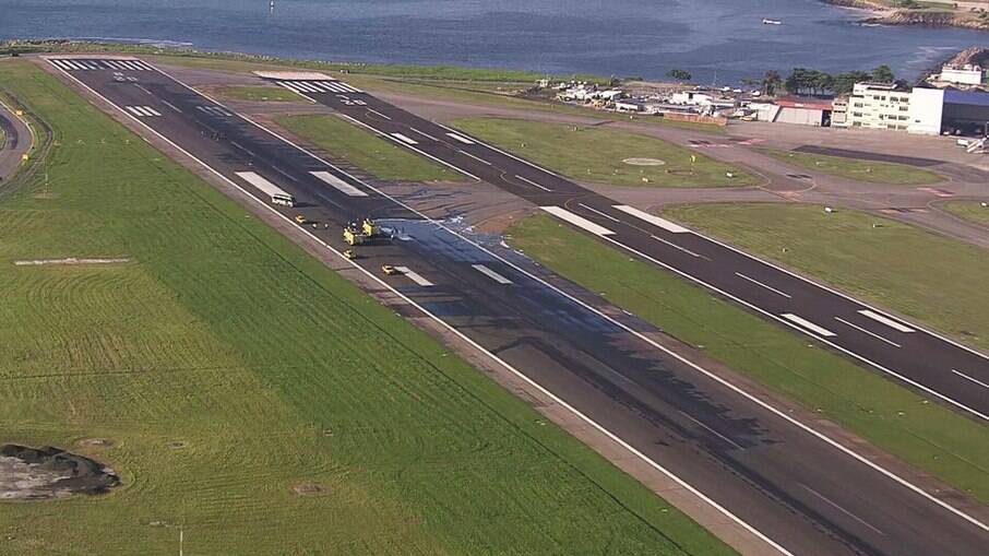 Derramamento de óleo na pista do Aeroporto Santos Dumont