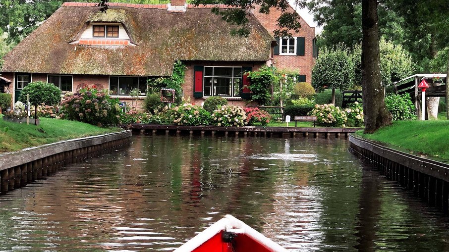 Canal em Giethoorn