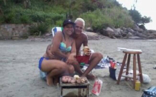Proibição de churrasco na praia causa polêmica em São Sebastião Proibição de churrasco na praia causa polêmica em São Sebastião