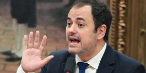 Glauber Braga: trajetória, posicionamento e o embate com a Câmara