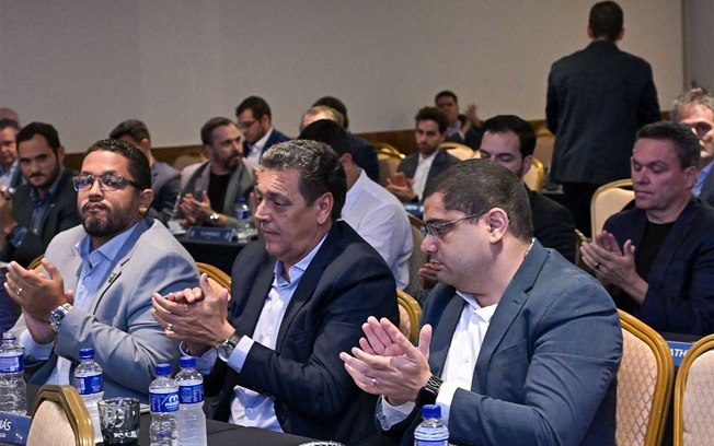 Reunião com clubes e federações na CBF nesta segunda-feira (21/9) Reunião com clubes e federações na CBF nesta segunda-feira (21/9)