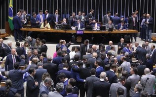INSS: Câmara acelera projeto que freia desconto sindical