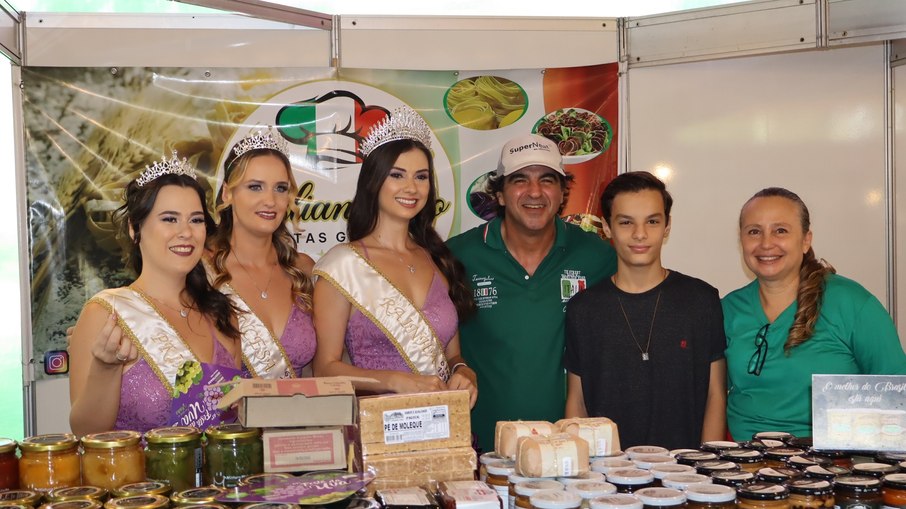 Corte de 2025 durante Festa da Uva e do Vinho 