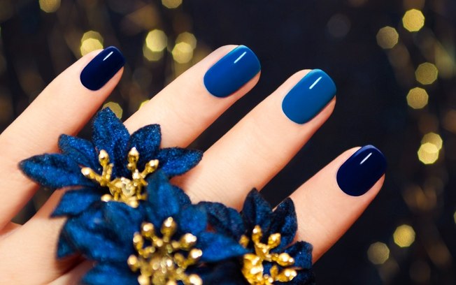 Unhas em gel azul: 18 ideias para você arrasar