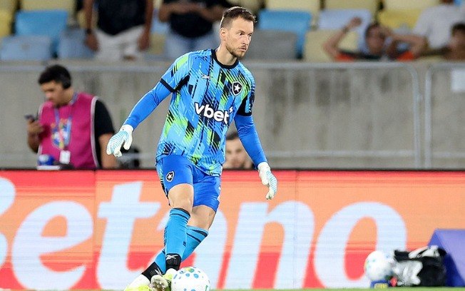 Neto foi de titular a não relacionado desde a falha contra o Flamengo, pelo Campeonato Carioca