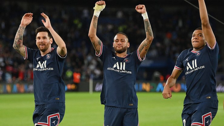Meia revela motivo do fracasso do PSG de Messi, Neymar e Mbappé