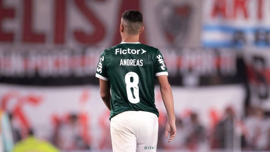 Andreas Pereira estreou como titular pelo Palmeiras, em jogo contra o River Plate