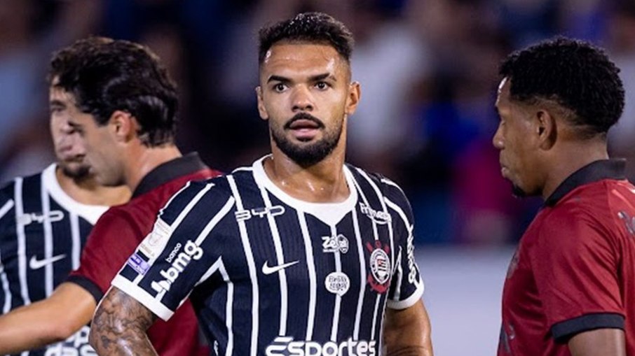 Corinthians conta com falha bizarra de Volpi e vence Bragantino
