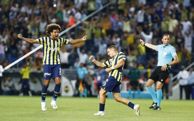 Fenerbahçe vence na prévia da Europa League, e Willian Arão celebra: 'Estamos no caminho'