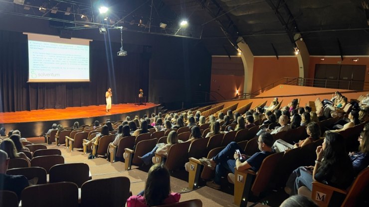 Vinhedo promove curso de odontologia com foco em crianças