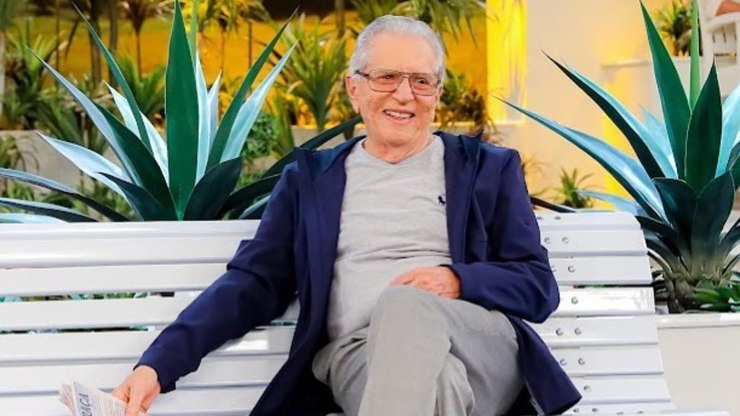 SBT adia programa após internação de Carlos Alberto de Nóbrega