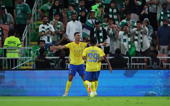 Cristiano Ronaldo marca e Al-Nassr vence o Al-Ahli pelo Campeonato Saudita