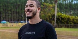 "Sempre quis sair da sombra dele", diz filho de Ronaldo