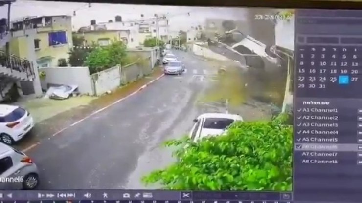 Mãe e filho escapam por segundos de míssil em Israel; vídeo