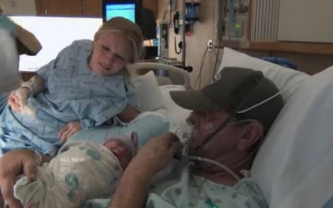 Ela decidiu antecipar o parto para que o marido pudesse conhecer a filha antes de morrer