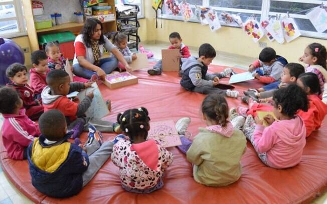 Crianças em escola na zona sul de São Paulo