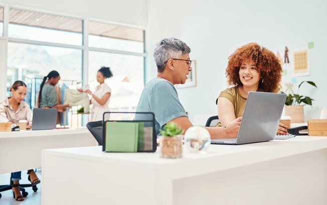 Dia do Estagiário: empresas investem em novos talentos