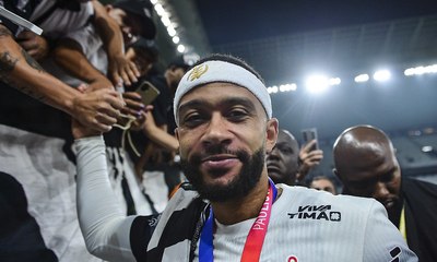 O que Memphis disse a Fiel sobre permanência no Corinthians? 