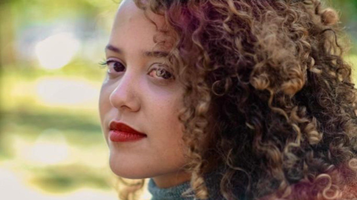 A jornalista Camila Lopes, 24, aborda a descoberta do TDAH e como foi viver sem saber que tinha o transtorno; no Brasil, mais de 2 milhões de brasileiros têm o diagnóstico
