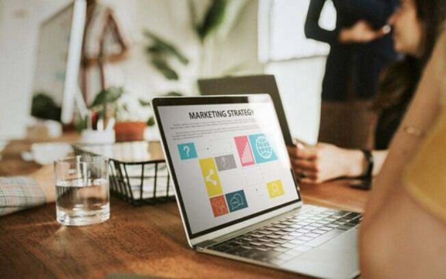 Novo comportamento do consumidor reforça a importância do profissional de social media para as empresas