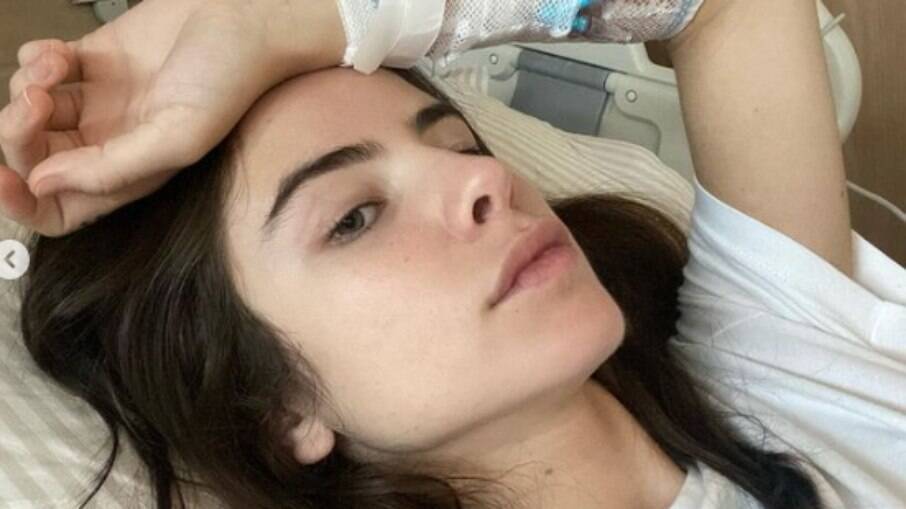 Cantora Giulia Be ficou internada durante o fim de semana após um desmaio