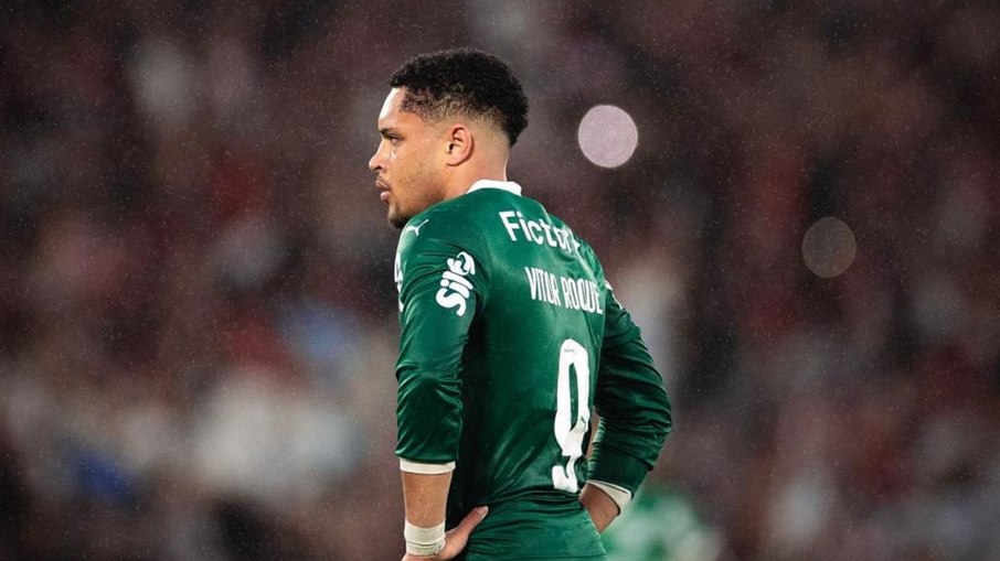 Vitor Roque anotou 17 gols e cinco assistências pelo Palmeiras Vitor Roque anotou 17 gols e cinco assistências pelo Palmeiras