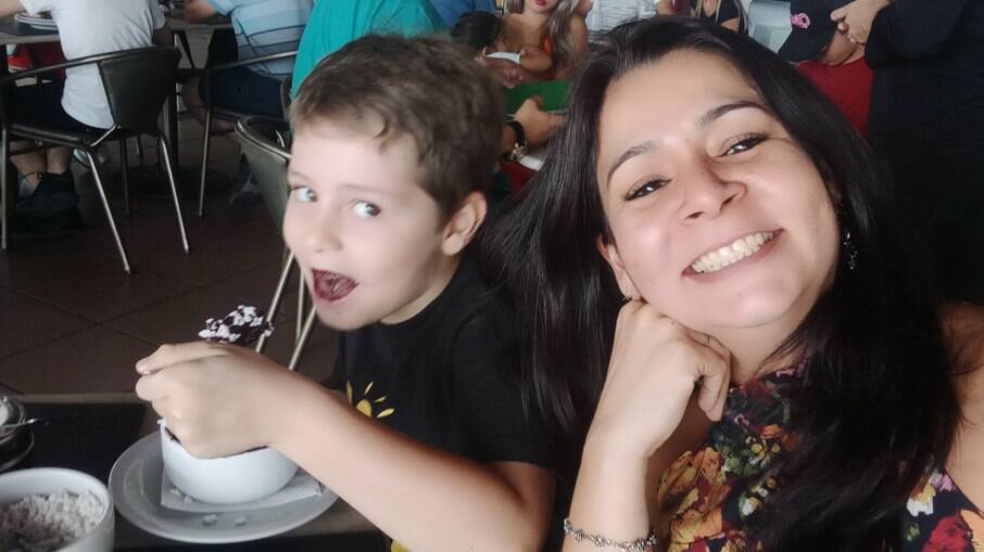 Pai some com filho de sete anos e mãe pede ajuda para encontra-lo