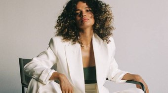 Raquel%20Villar%20%C3%A9%20enfermeira%20em%20%22Emerg%C3%AAncia%2053%22%20e%20defende%20personagens%20negros