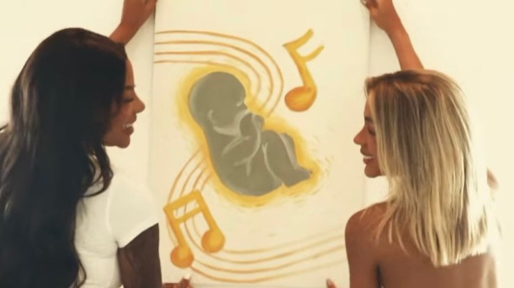 Brunna Gonçalves celebra nascimento de Zuri, filha com Ludmilla