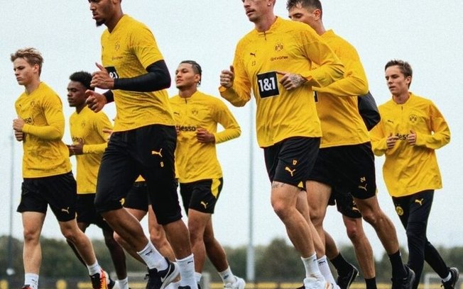Jogadores do Dortmund durante treinamento da equipe - Foto: Divulgação/Borussia Dortmund