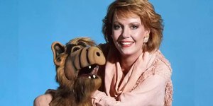 Morre Anne Schedeen, estrela de ‘Alf, O ETeimoso’, aos 77 anos