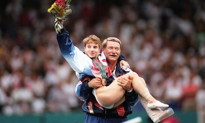 Bela Karolyi, lendário treinador que revelou Nadia Comaneci, morre aos 82 anos