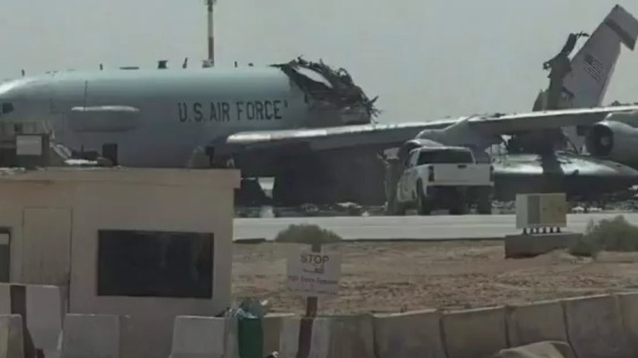 Irã destrói avião de US$ 270 milhões dos EUA em ataque com drones Irã destrói avião de US$ 270 milhões dos EUA em ataque com drones