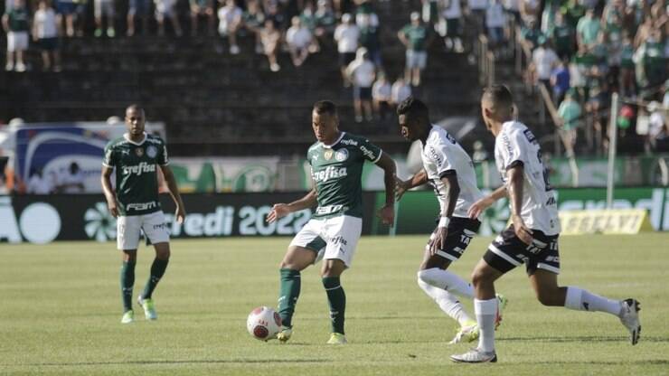 Hélio Paraíba vibra com o gol, vê concorrência sadia no setor ofensivo e  agora foca na Copa do Brasil - Botafogo Futebol SA
