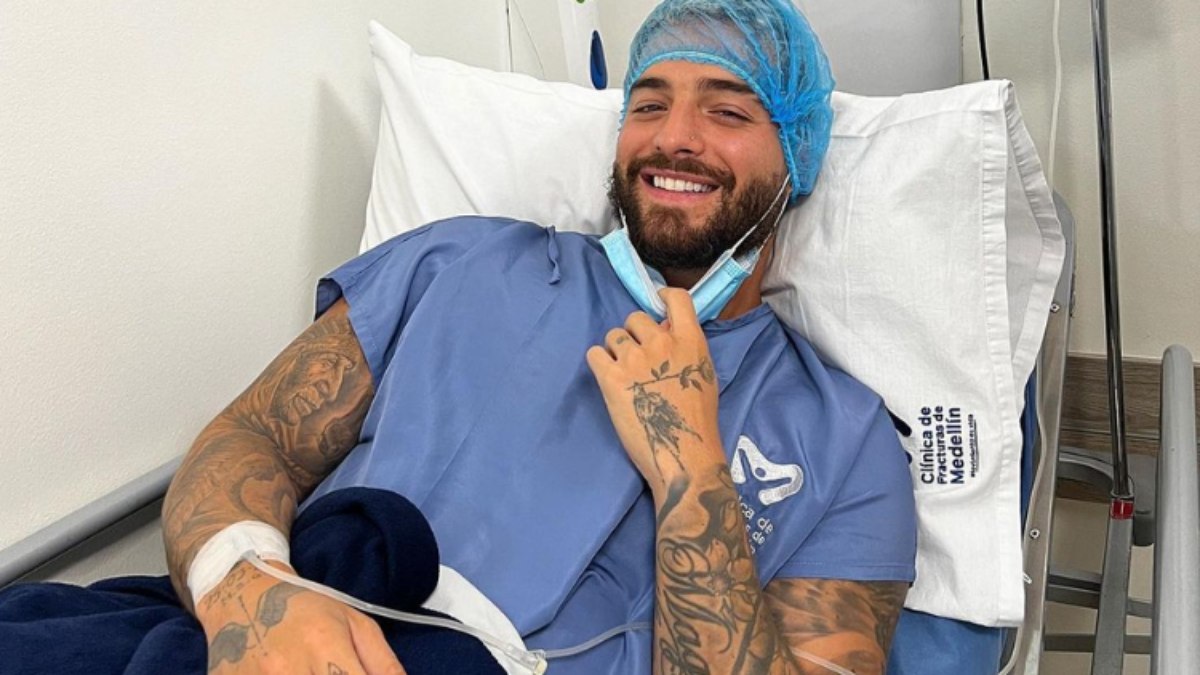 Maluma passou por cirugia no joelho