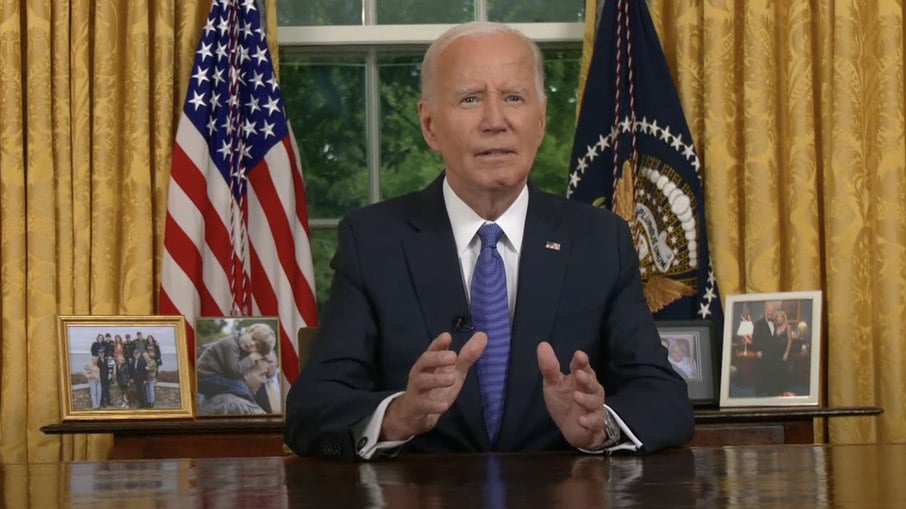 Joe Biden em transmissão ao vivo na Casa Branca, nesta quarta-feira (24)