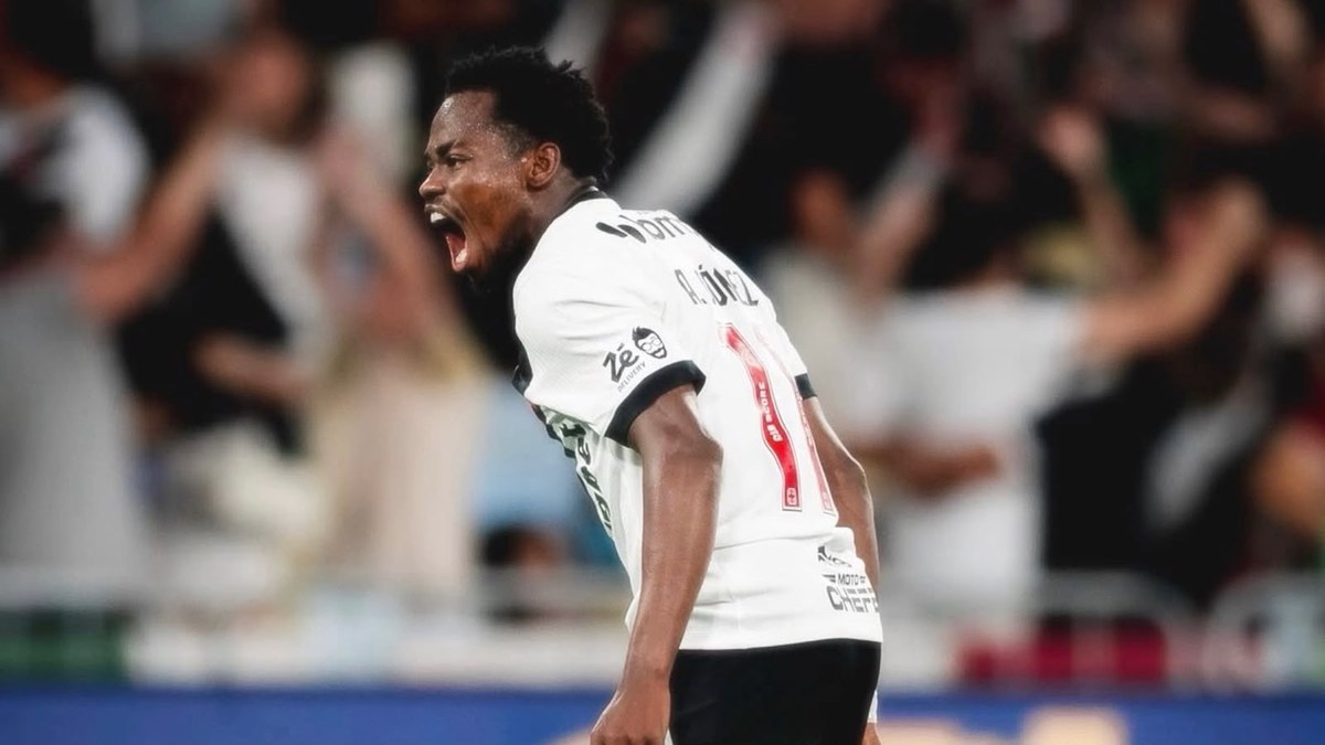 Vasco: Andrés Gómez Ironiza Torcedor Após Críticas com 'Gordinho'