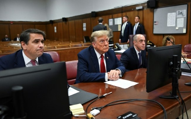 Donald Trump em seu primeiro dia de julgamento na Suprema Corte de Manhattan, em 15 de abril de 2024