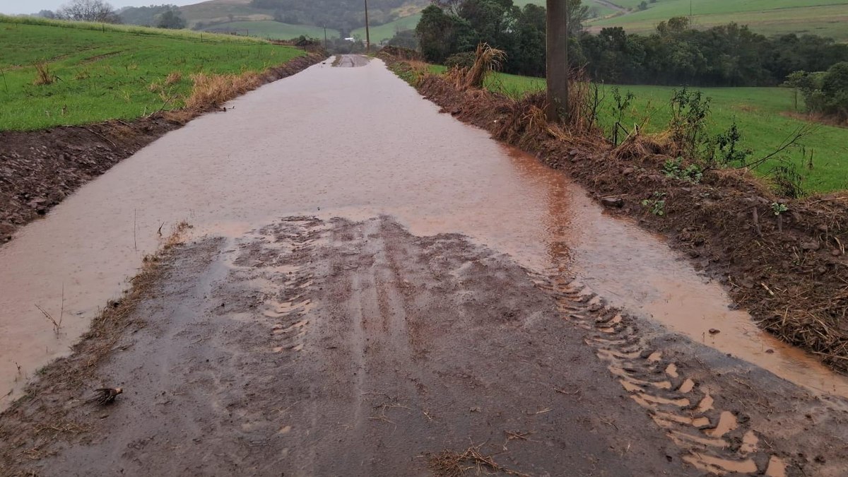21 cidades do Noroeste gaúcho registraram danos por conta das fortes chuvas 21 cidades do Noroeste gaúcho registraram danos por conta das fortes chuvas